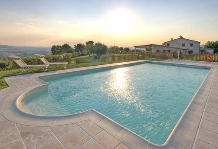 acanto sirolo agriturismo con piscina.jpg